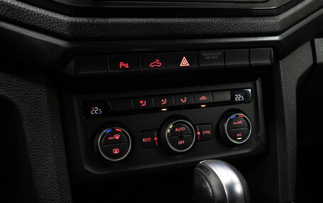 Volkswagen Amarok I рестайлинг, 2018 год, 3 198 000 рублей, 18 фотография