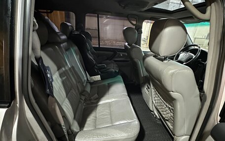 Toyota Land Cruiser 100 рестайлинг 2, 2003 год, 2 500 000 рублей, 12 фотография