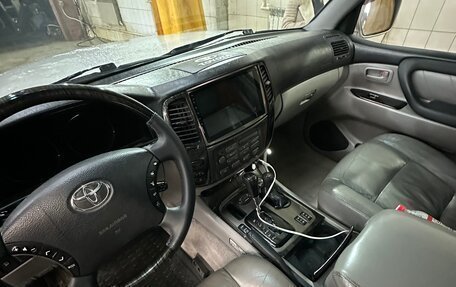 Toyota Land Cruiser 100 рестайлинг 2, 2003 год, 2 500 000 рублей, 18 фотография