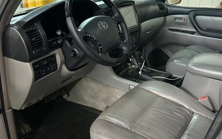 Toyota Land Cruiser 100 рестайлинг 2, 2003 год, 2 500 000 рублей, 19 фотография