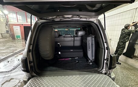 Toyota Land Cruiser 100 рестайлинг 2, 2003 год, 2 500 000 рублей, 15 фотография