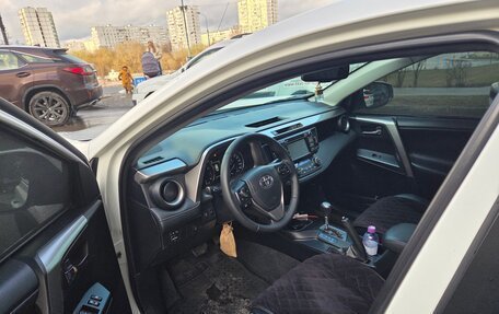 Toyota RAV4, 2016 год, 2 830 000 рублей, 8 фотография