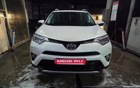 Toyota RAV4, 2016 год, 2 830 000 рублей, 10 фотография