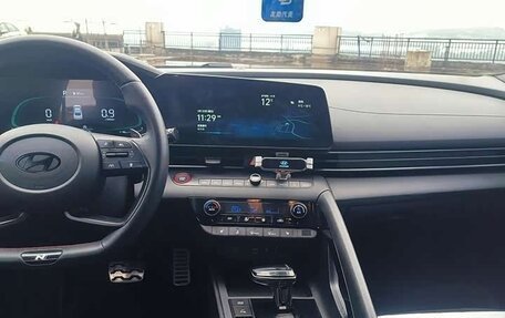 Hyundai Elantra, 2024 год, 1 540 000 рублей, 13 фотография