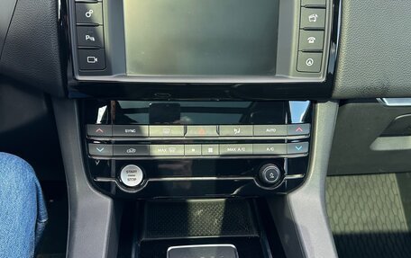 Jaguar F-Pace, 2017 год, 2 500 000 рублей, 13 фотография