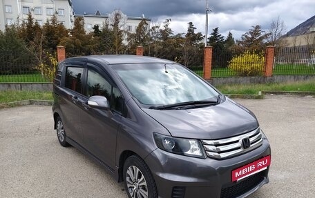Honda Freed I, 2013 год, 1 390 000 рублей, 8 фотография