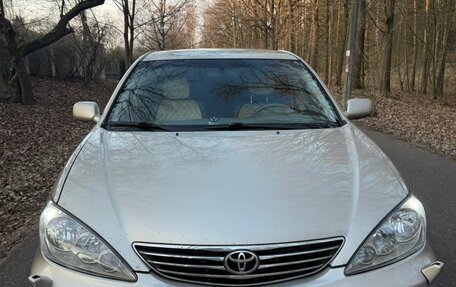 Toyota Camry V40, 2005 год, 900 000 рублей, 1 фотография