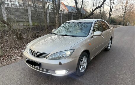 Toyota Camry V40, 2005 год, 900 000 рублей, 2 фотография
