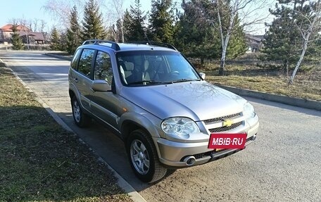 Chevrolet Niva I рестайлинг, 2010 год, 620 000 рублей, 2 фотография