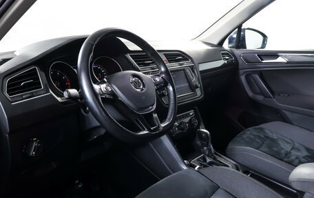 Volkswagen Tiguan II, 2017 год, 2 890 000 рублей, 16 фотография