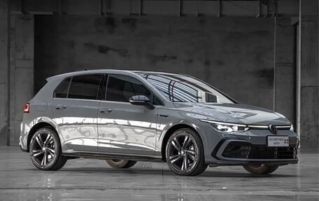 Volkswagen Golf VIII, 2023 год, 1 985 000 рублей, 2 фотография