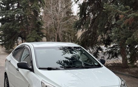 Hyundai Solaris II рестайлинг, 2011 год, 840 000 рублей, 3 фотография