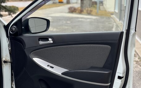 Hyundai Solaris II рестайлинг, 2011 год, 840 000 рублей, 9 фотография