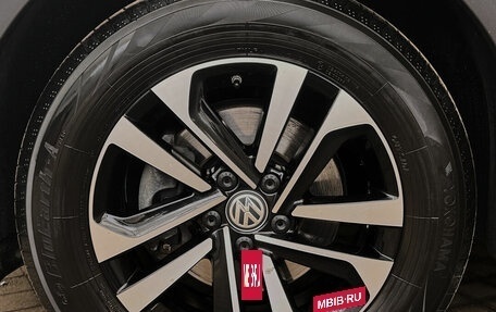 Volkswagen Tiguan II, 2019 год, 2 450 000 рублей, 17 фотография