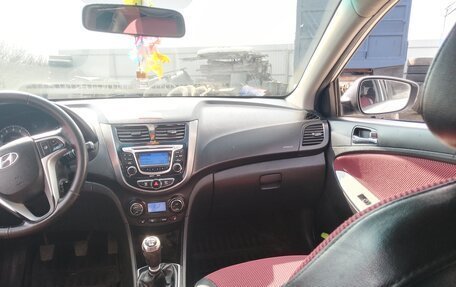 Hyundai Solaris II рестайлинг, 2011 год, 730 000 рублей, 7 фотография