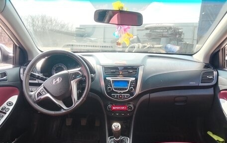 Hyundai Solaris II рестайлинг, 2011 год, 730 000 рублей, 9 фотография