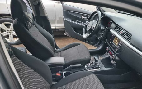 KIA Rio IV, 2018 год, 1 700 000 рублей, 10 фотография