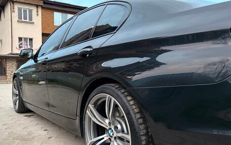 BMW 5 серия, 2010 год, 2 400 000 рублей, 11 фотография