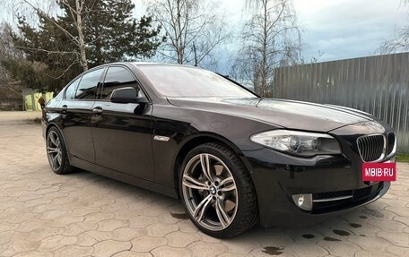 BMW 5 серия, 2010 год, 2 400 000 рублей, 7 фотография