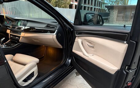 BMW 5 серия, 2010 год, 2 400 000 рублей, 34 фотография