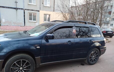 Mitsubishi Outlander III рестайлинг 3, 2003 год, 400 000 рублей, 4 фотография