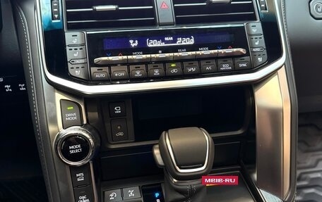 Toyota Land Cruiser, 2026 год, 16 000 000 рублей, 28 фотография