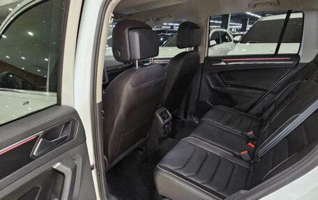 Volkswagen Tiguan II, 2023 год, 3 100 000 рублей, 15 фотография