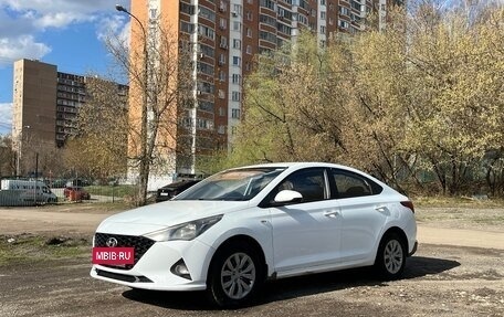 Hyundai Solaris II рестайлинг, 2020 год, 840 000 рублей, 2 фотография