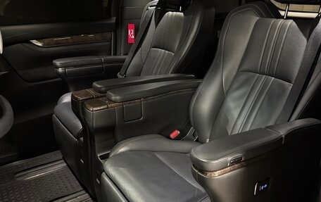 Toyota Alphard III, 2019 год, 6 000 000 рублей, 7 фотография