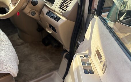 Nissan Serena II, 2003 год, 810 000 рублей, 4 фотография