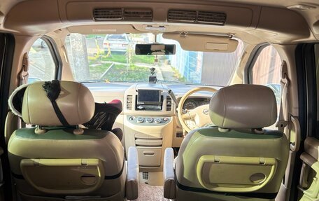 Nissan Serena II, 2003 год, 810 000 рублей, 10 фотография