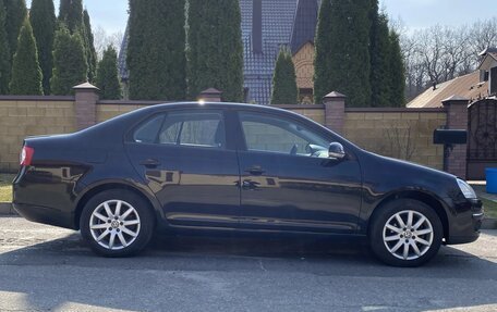 Volkswagen Jetta VI, 2010 год, 800 000 рублей, 3 фотография