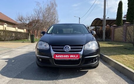 Volkswagen Jetta VI, 2010 год, 800 000 рублей, 1 фотография