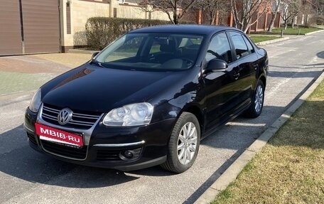 Volkswagen Jetta VI, 2010 год, 800 000 рублей, 2 фотография