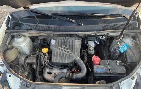 Renault Logan II, 2017 год, 710 000 рублей, 4 фотография