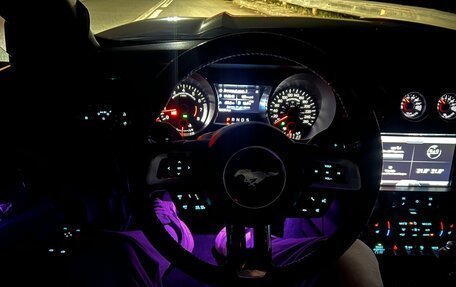 Ford Mustang VI рестайлинг, 2016 год, 3 350 000 рублей, 19 фотография