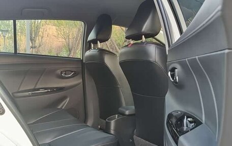 Toyota Yaris XP150 рестайлинг, 2023 год, 1 250 000 рублей, 11 фотография