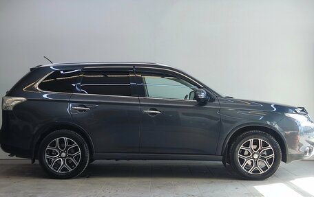 Mitsubishi Outlander III рестайлинг 3, 2014 год, 1 750 000 рублей, 4 фотография