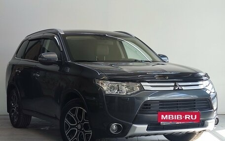 Mitsubishi Outlander III рестайлинг 3, 2014 год, 1 750 000 рублей, 3 фотография