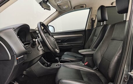 Mitsubishi Outlander III рестайлинг 3, 2014 год, 1 750 000 рублей, 15 фотография