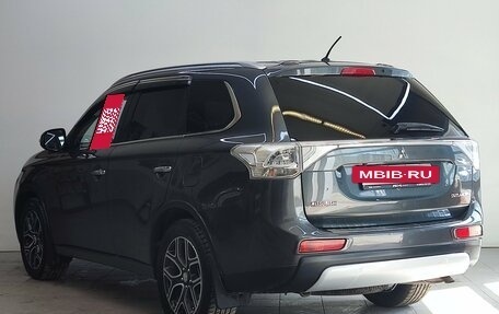 Mitsubishi Outlander III рестайлинг 3, 2014 год, 1 750 000 рублей, 7 фотография