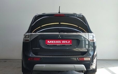 Mitsubishi Outlander III рестайлинг 3, 2014 год, 1 750 000 рублей, 6 фотография