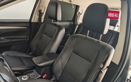 Mitsubishi Outlander III рестайлинг 3, 2014 год, 1 750 000 рублей, 16 фотография