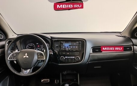 Mitsubishi Outlander III рестайлинг 3, 2014 год, 1 750 000 рублей, 9 фотография