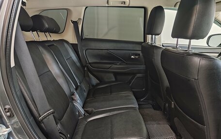 Mitsubishi Outlander III рестайлинг 3, 2014 год, 1 750 000 рублей, 22 фотография