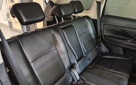 Mitsubishi Outlander III рестайлинг 3, 2014 год, 1 750 000 рублей, 23 фотография