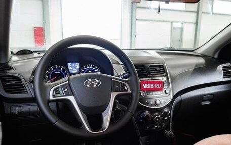 Hyundai Solaris II рестайлинг, 2015 год, 1 049 000 рублей, 6 фотография