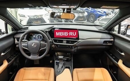 Lexus UX I, 2022 год, 4 300 009 рублей, 16 фотография