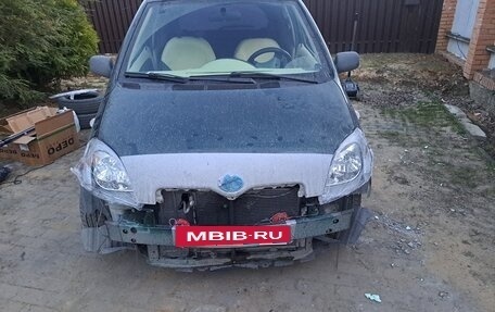 Toyota Yaris I рестайлинг, 1999 год, 715 000 рублей, 2 фотография