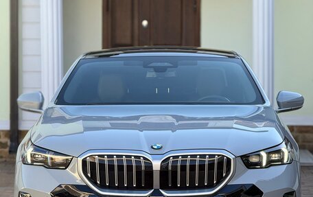 BMW 5 серия, 2023 год, 6 850 000 рублей, 6 фотография